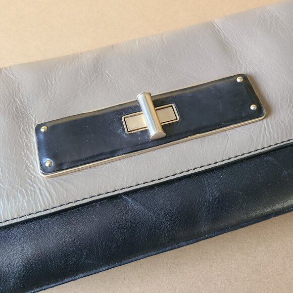 Classy Leather Clutch Purse - Picture 3 of 6
